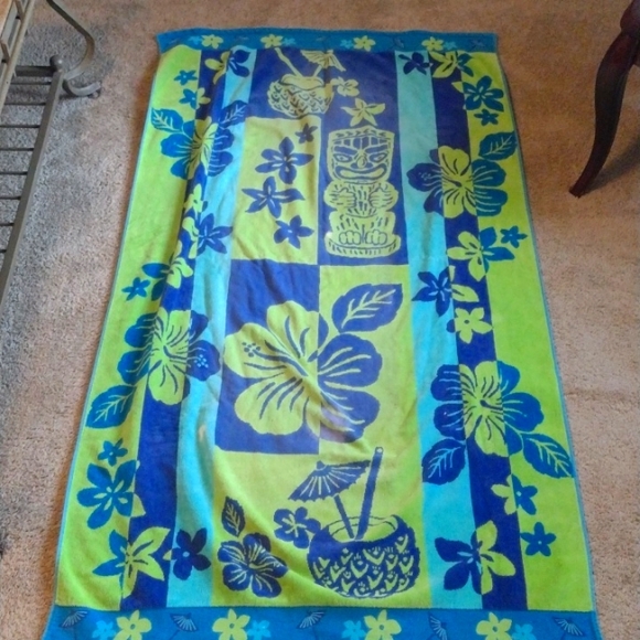 Oversized beach towel 100% Egyptian cotton MAKE OFFER - Picture 1 of 8